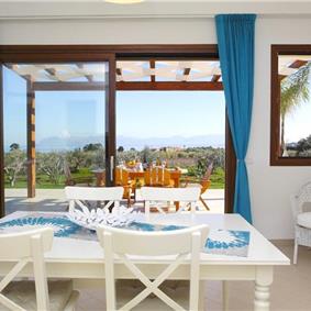2 bedroom villa with pool and jacuzzi in Scopello, sleeps 6